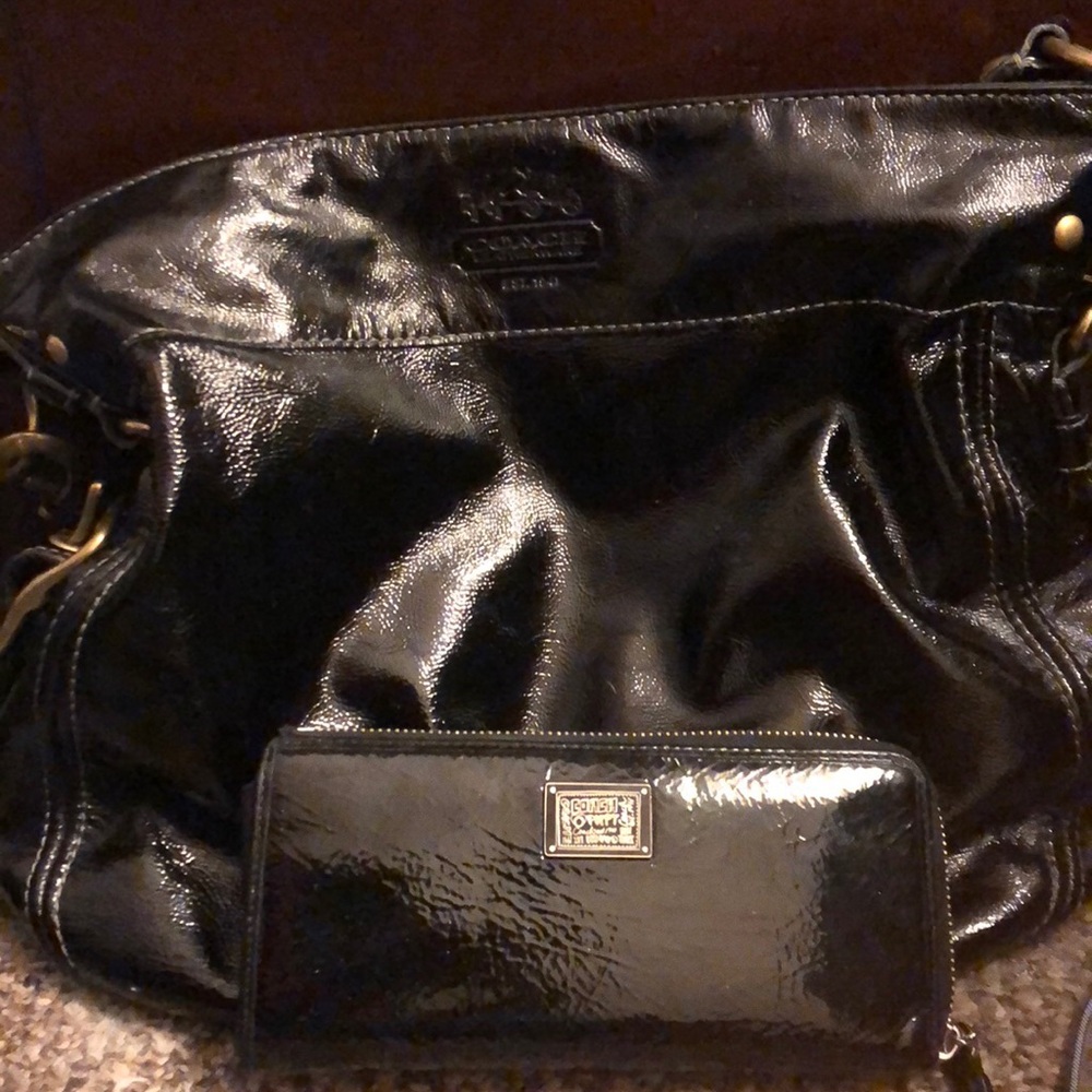 Coach purse and wallet flaws